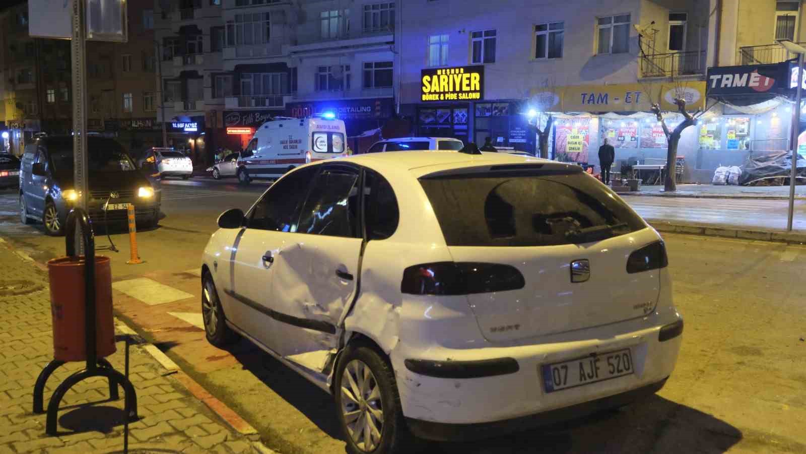 karamanda otomobiller carpisti 1 yarali 2 FmZMhVQg