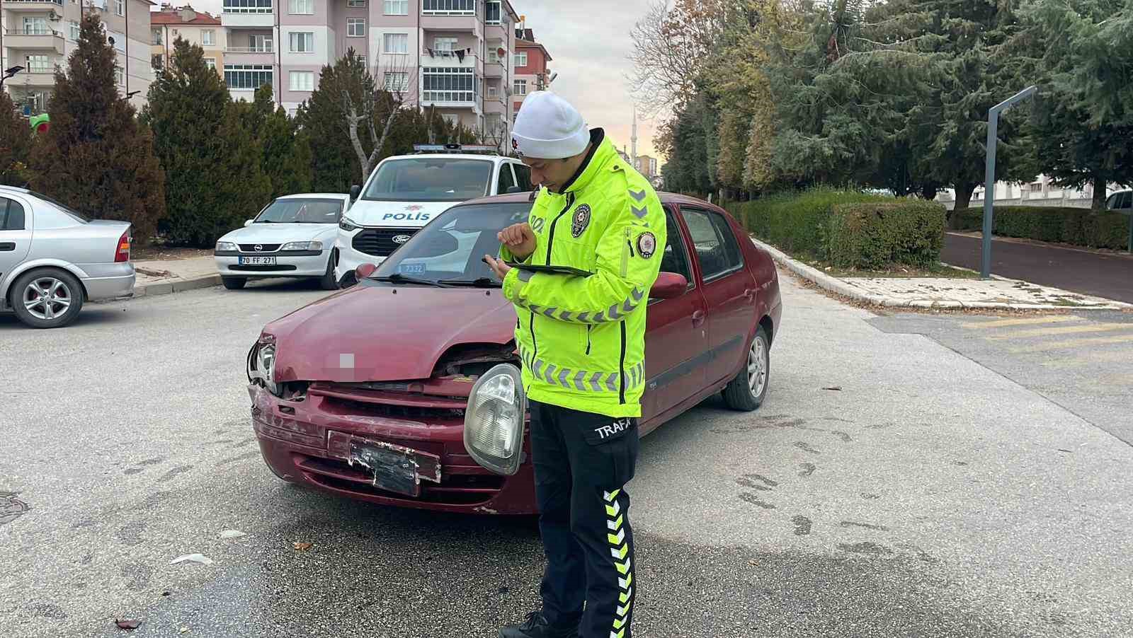 karamanda otomobiller carpisti 3 yarali 2 gl1ZGnGy