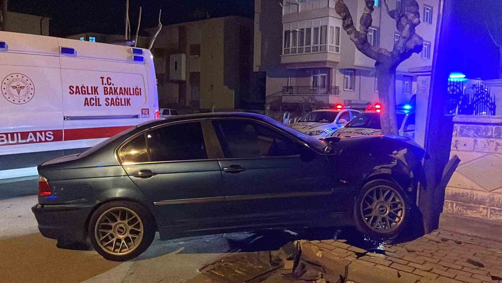 karamanda otomobiller carpisti 5 yarali 2 kSeYGWwB