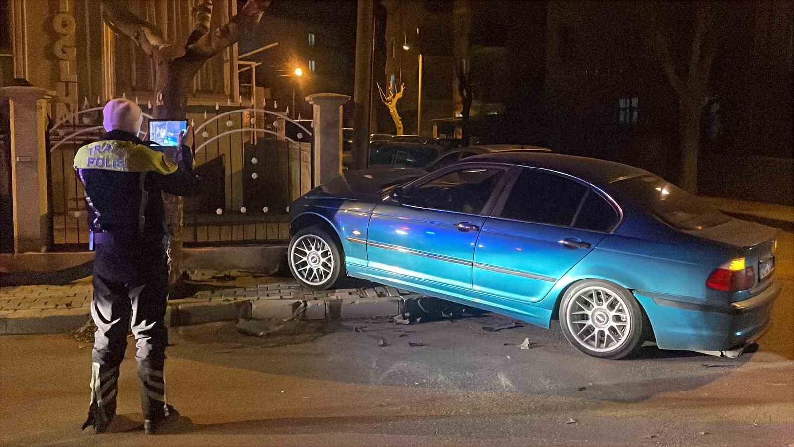 karamanda otomobiller carpisti 5 yarali 5