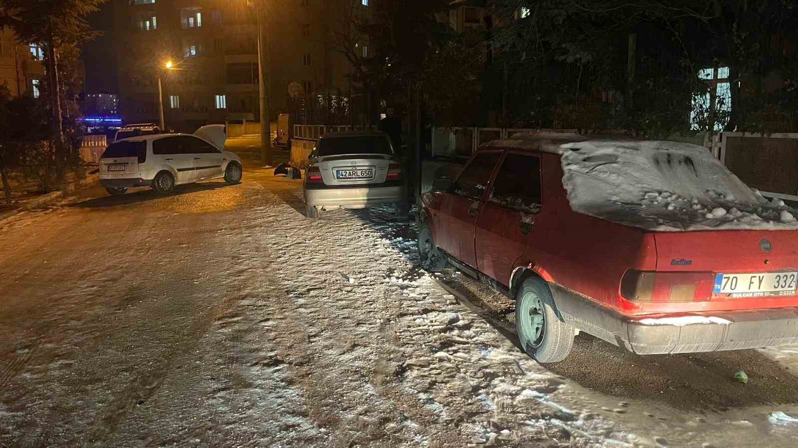 karamanda park halindeki 2 araca carpan otomobilin surucusu kaza yerini terk etti 1 z7jnUsnq