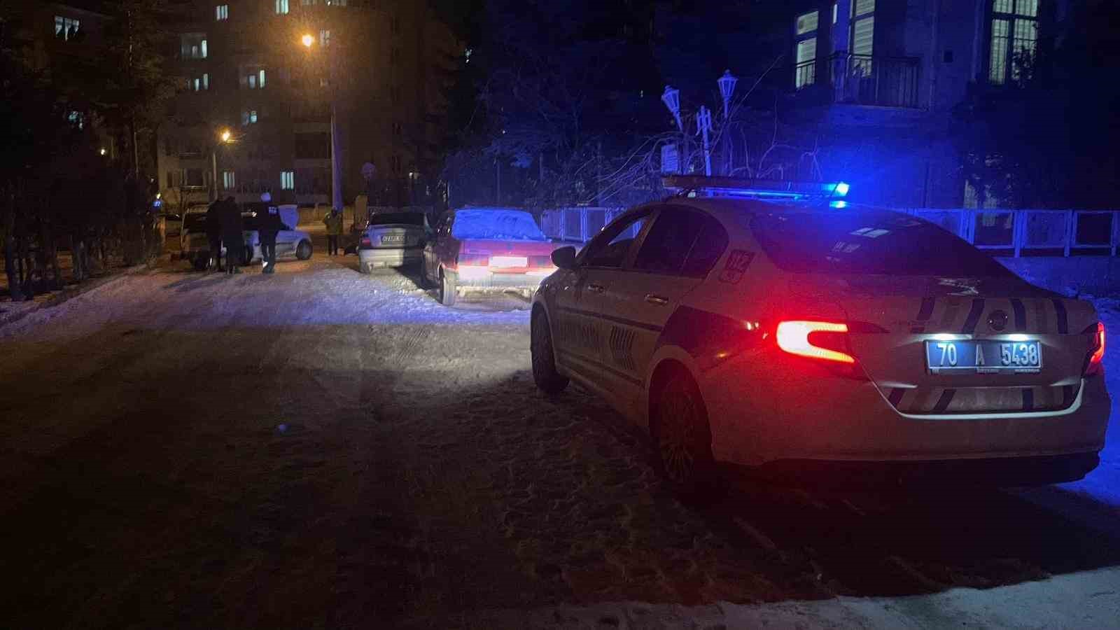 karamanda park halindeki 2 araca carpan otomobilin surucusu kaza yerini terk etti 2