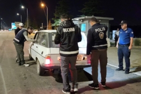 Otomobil beton bariyerlere çarptı: 1 ölü 1 thumbnail