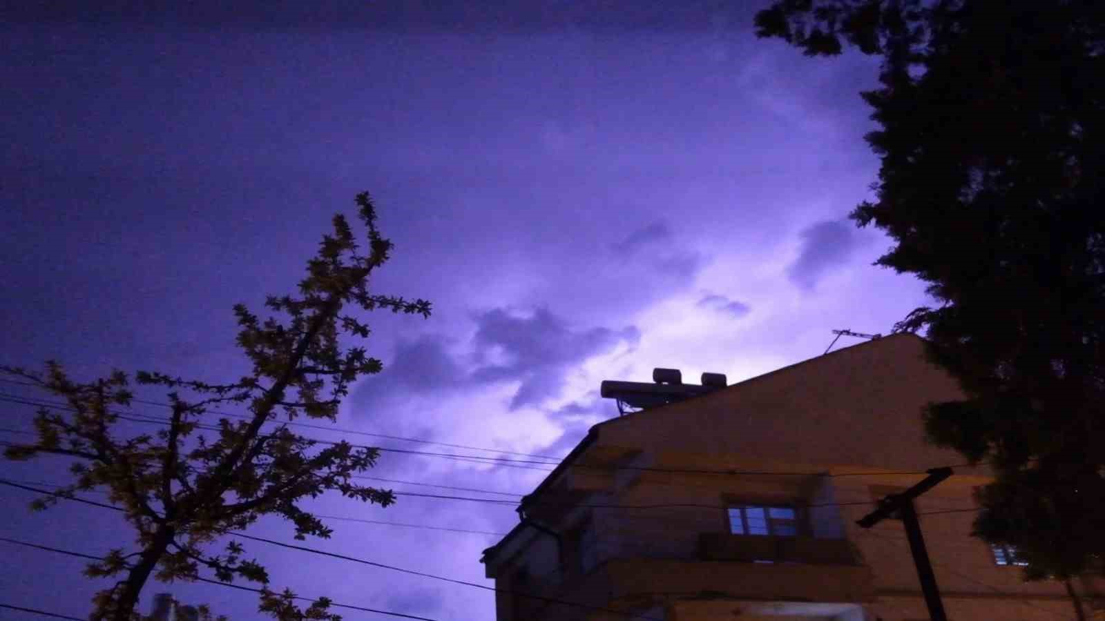 karamanda simsekler geceyi aydinlatti 1 cOrWG5l2