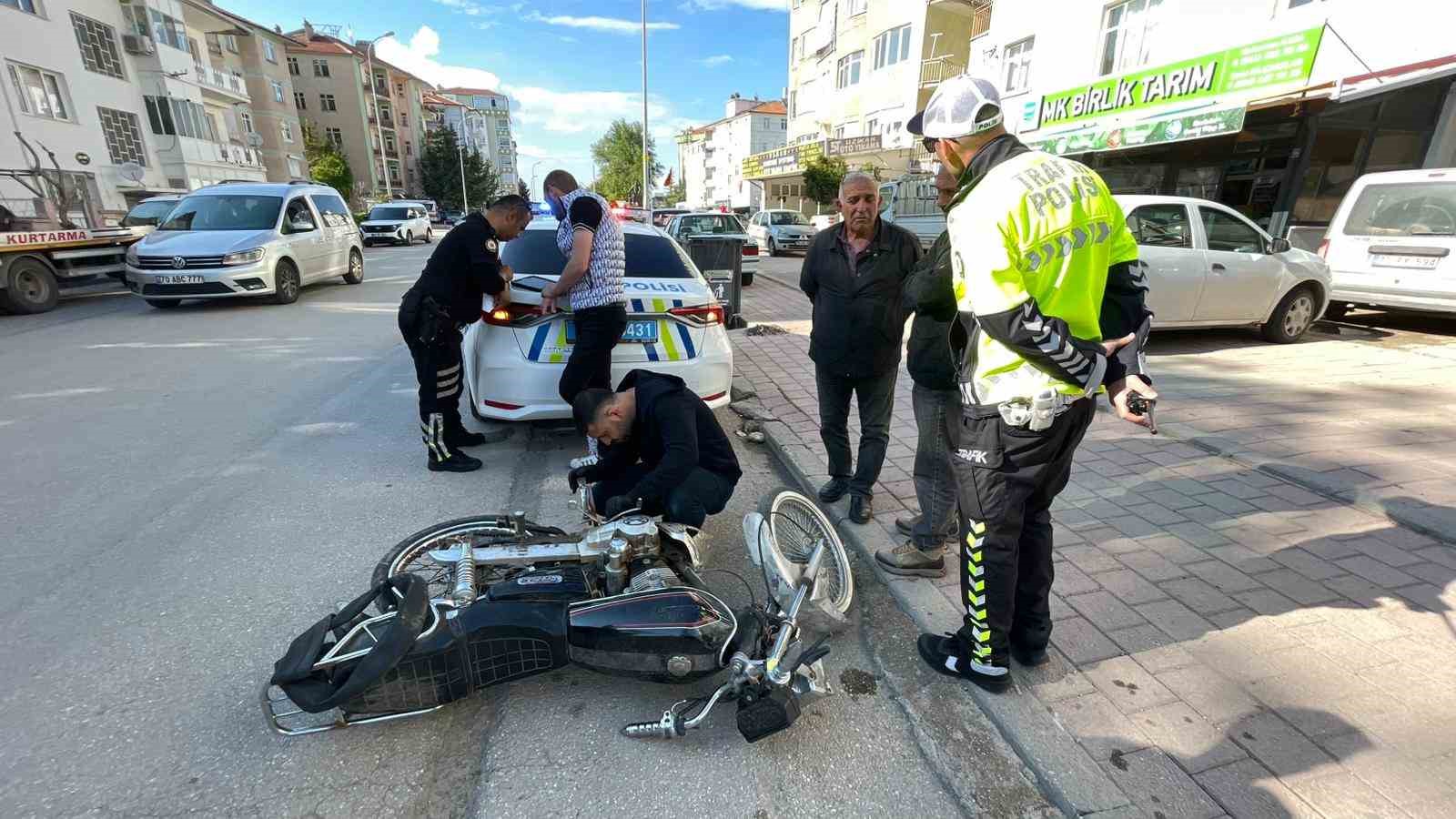 karamanda surucusunun birakip kactigi motosikletin sase numarasinin kazinmis oldugu belirlendi 1 ueG4Oll3