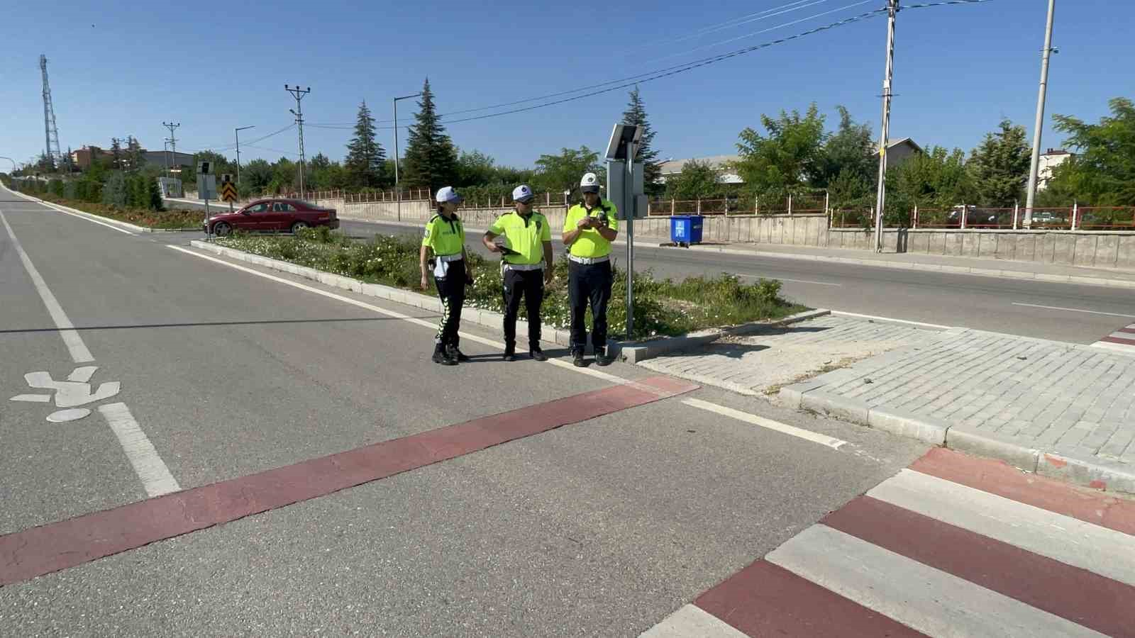 karamanda suv aracin carptigi kiz cocugu yaralandi 0 cvLBUPM9