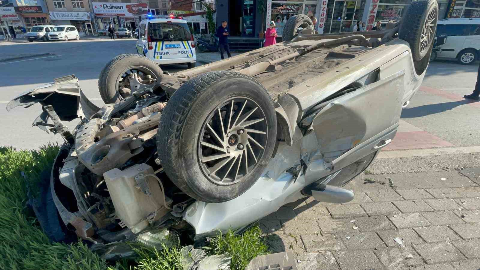 karamanda takla atan otomobil surucusu yaralandi 0 kHsm2SCO