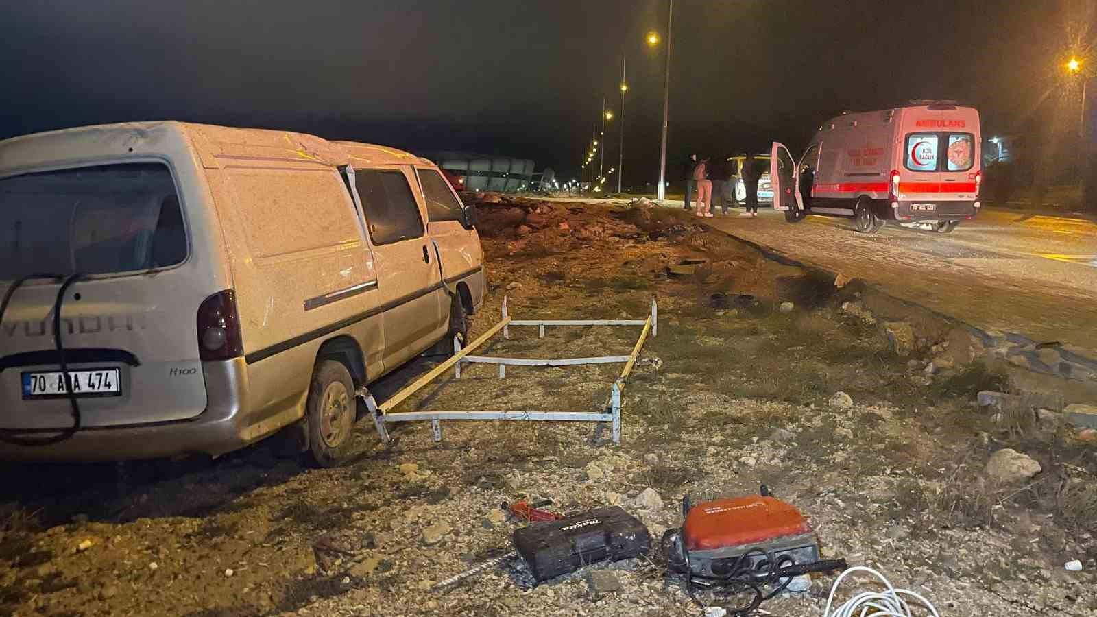 karamanda takla atan panelvandaki 2 kisi olumden dondu 3 6MPBVUmO