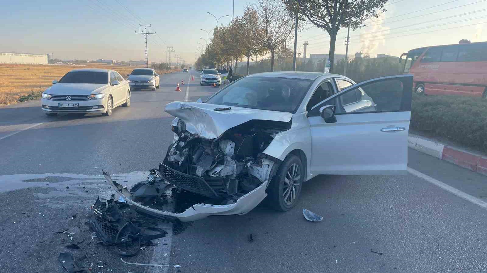 karamanda tirla otomobil carpisti 1 yarali 3