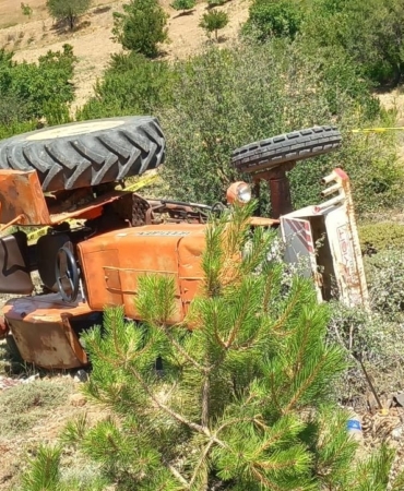 karamanda-traktor-devrildi-1-olu-wOiBd38t.jpg