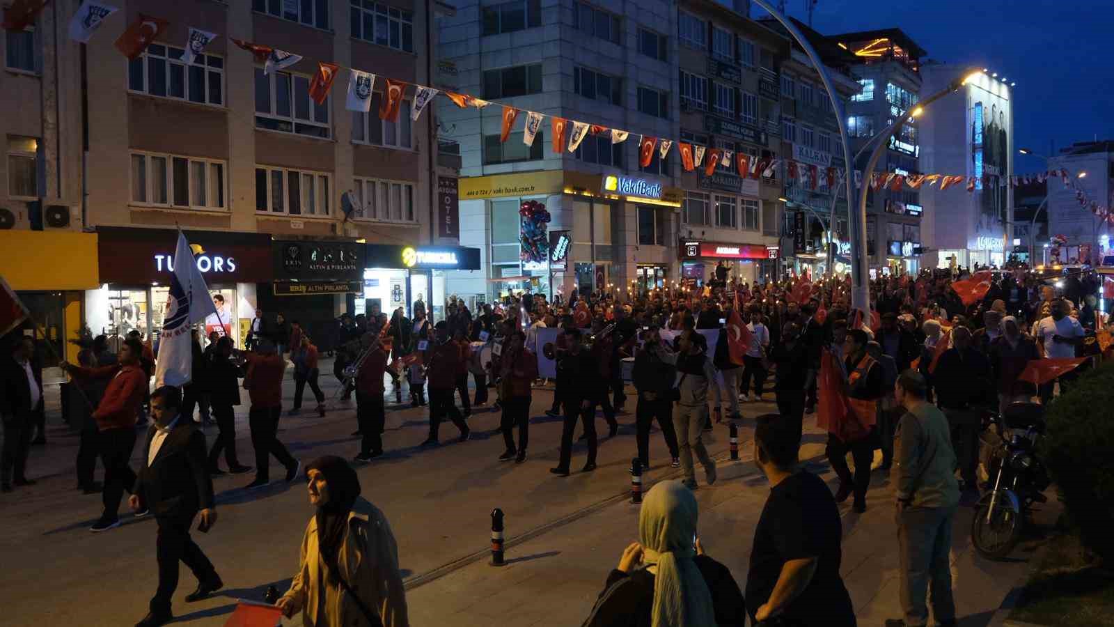 Karaman’da Türk Dil Bayramı etkinlikleri kapsamında fener alayı düzenlendi 5 karamanda turk dil bayrami etkinlikleri kapsaminda fener alayi duzenlendi 1 YdDwiRjr