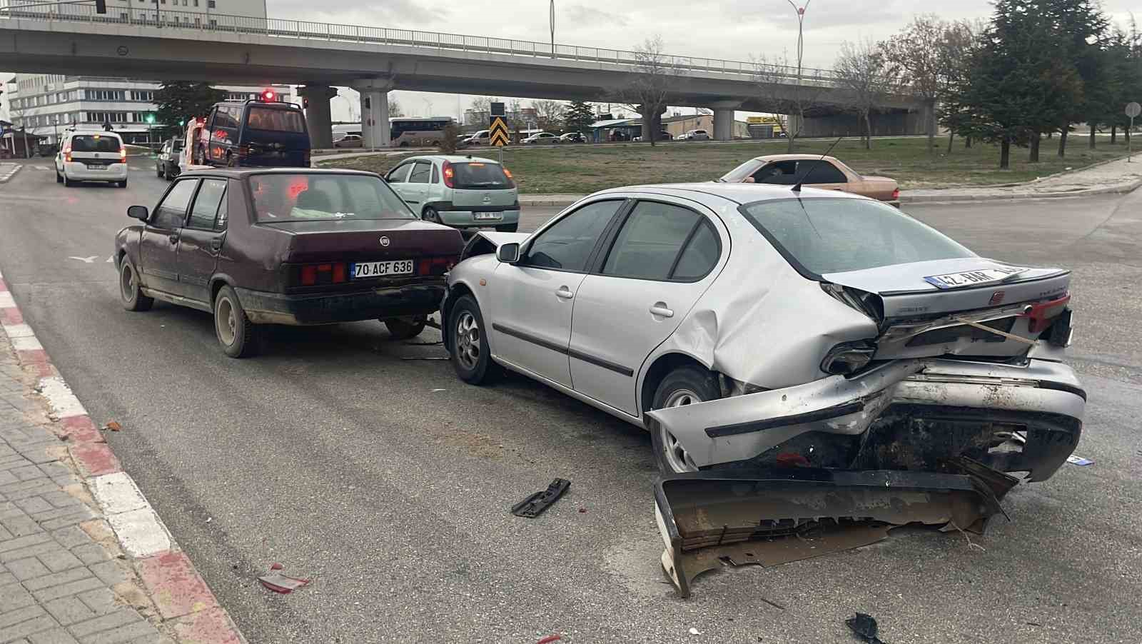 karamanda uc aracin karistigi zincirleme kazada 1 kisi yaralandi 2 Jz3FDUXl