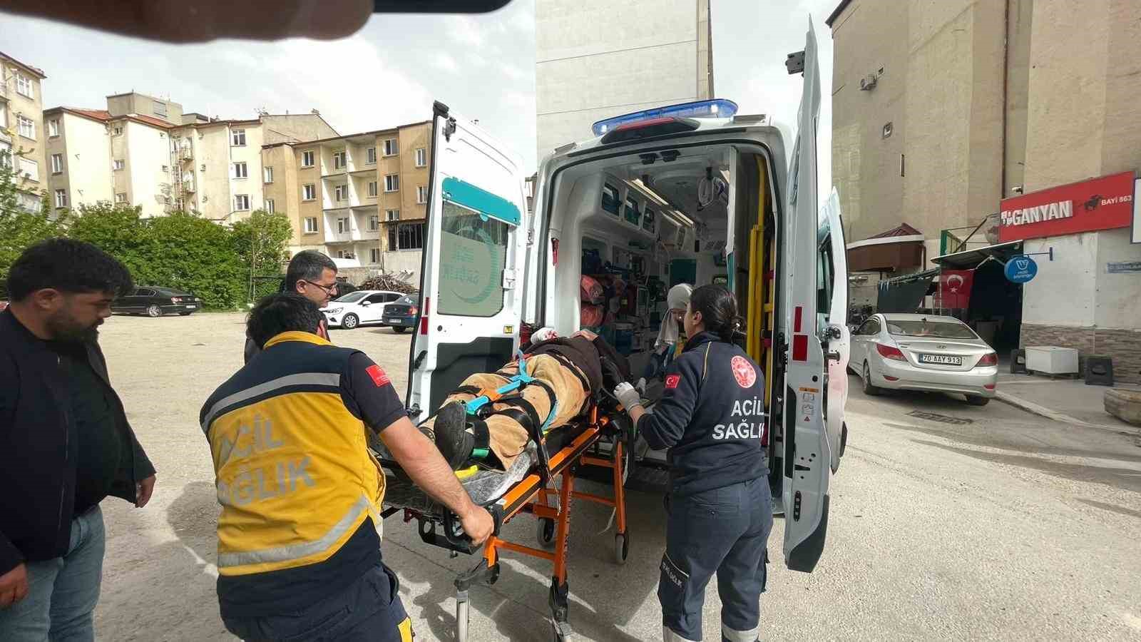 karamanda yasli adamin yaralandigi kaza ani kameraya yansidi 4 u9mI4Uig