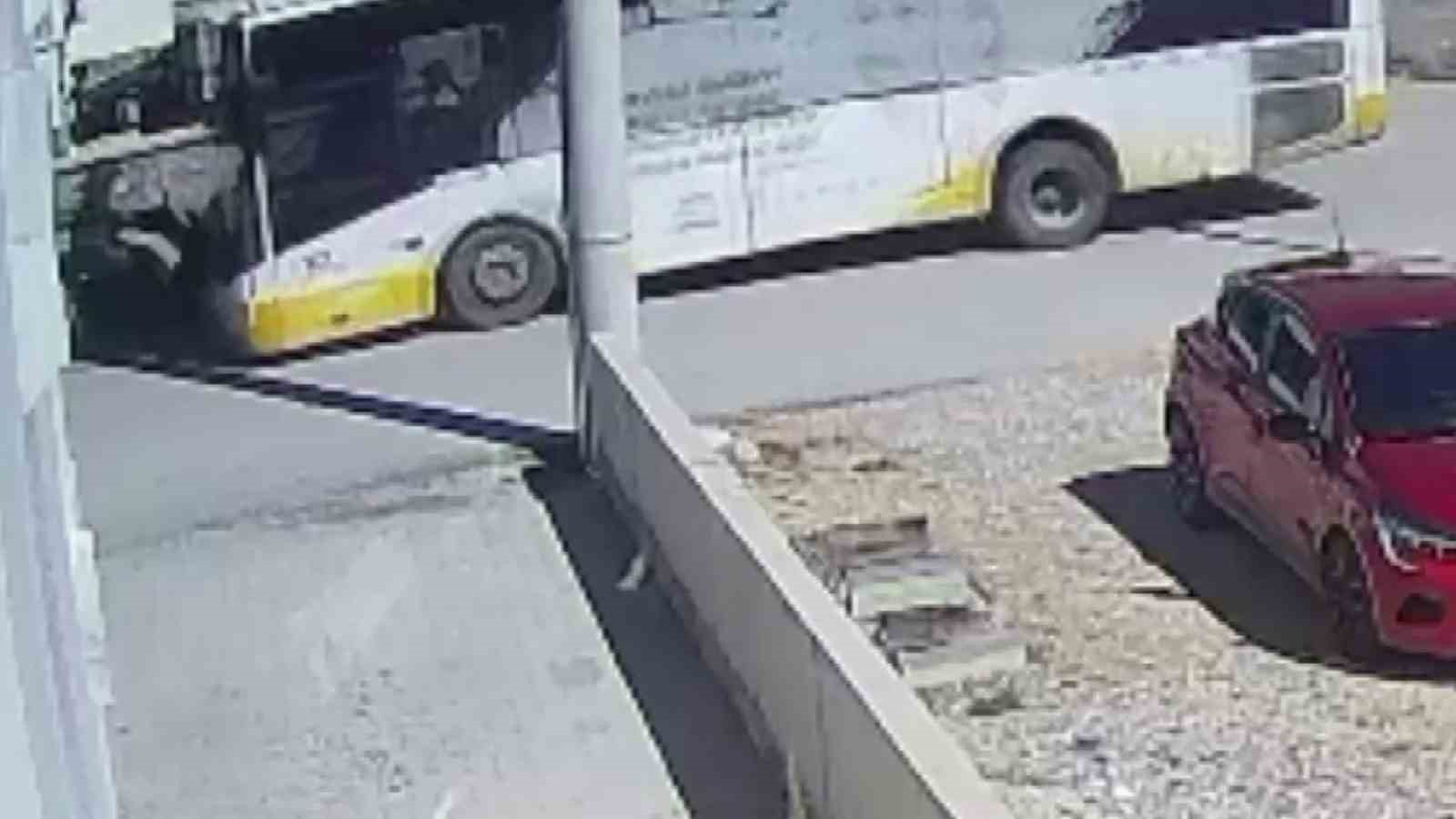 karamanda yolcu otobusuyle motokurye carpisti 1 yarali 0 AsspRrE7