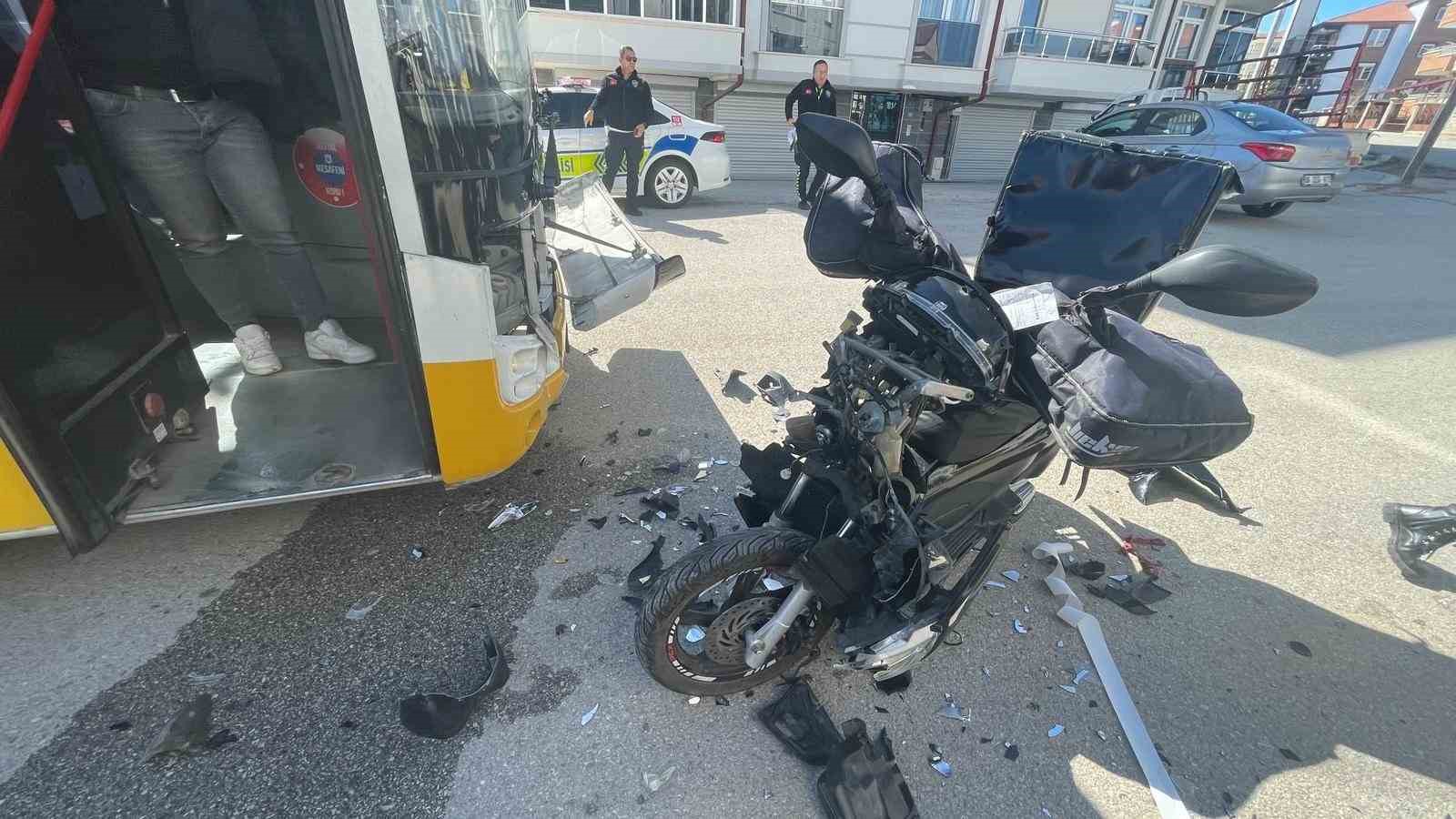 karamanda yolcu otobusuyle motokurye carpisti 1 yarali 2 dWemcyXb