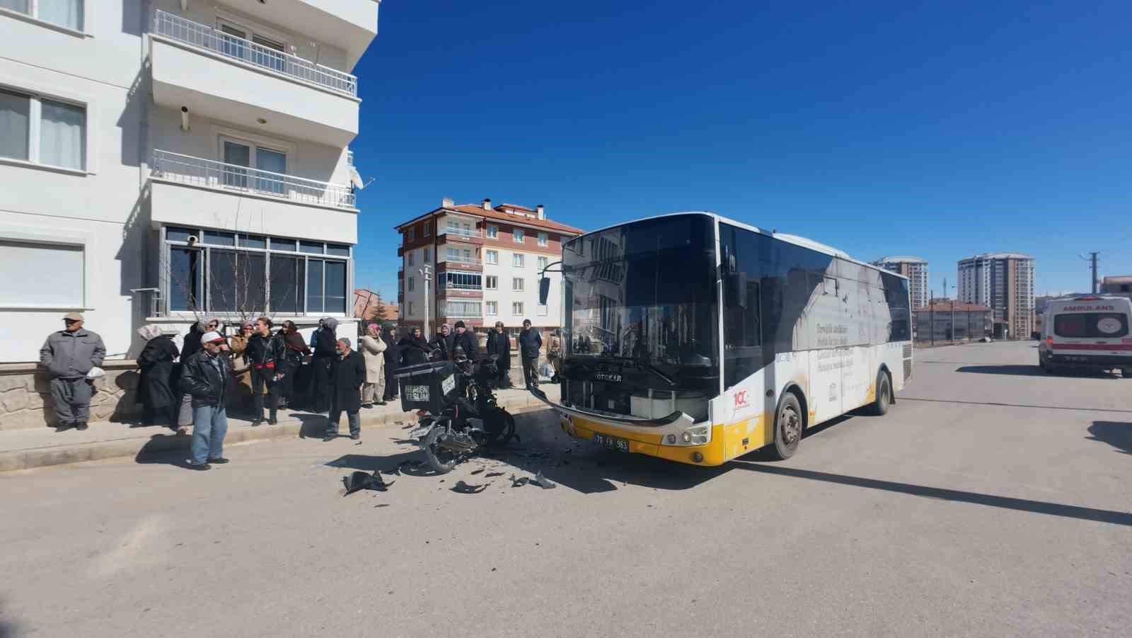 karamanda yolcu otobusuyle motokurye carpisti 1 yarali 3 5KdjY6XJ
