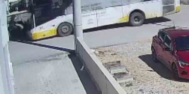 karamanda-yolcu-otobusuyle-motokurye-carpisti-1-yarali-KH5UADT9.jpg