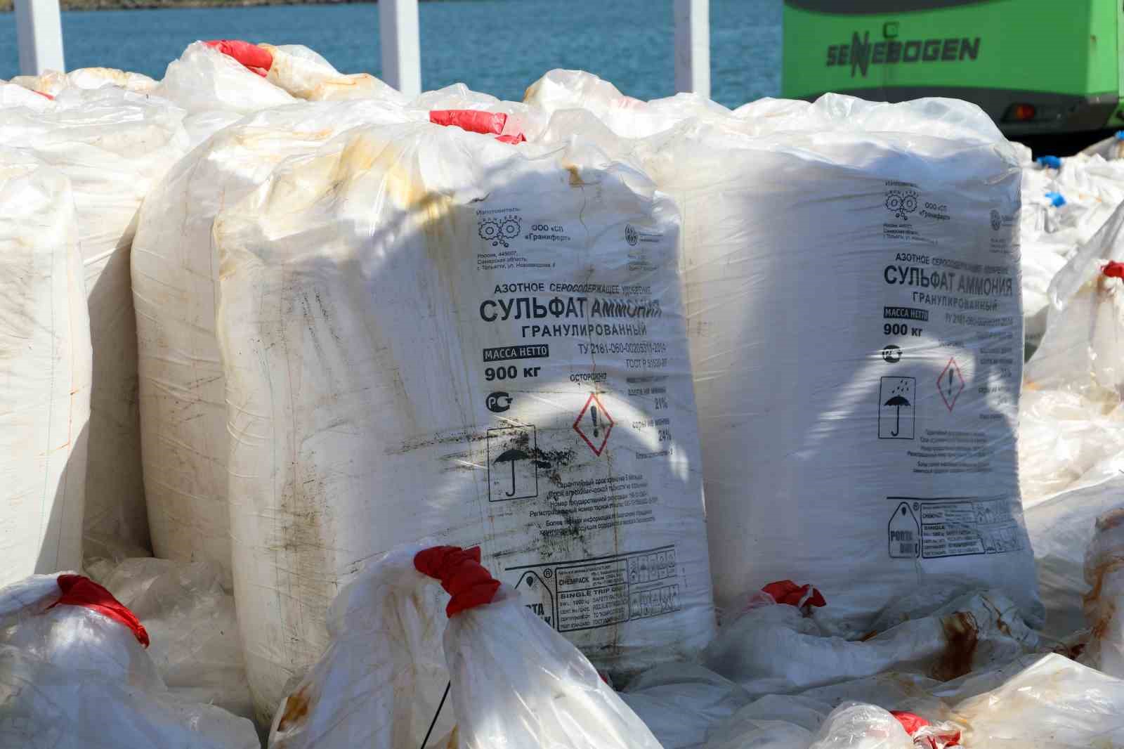 karasuda karaya oturan gemiyi bosaltma calismalari devam ediyor 3 RawGsiDR