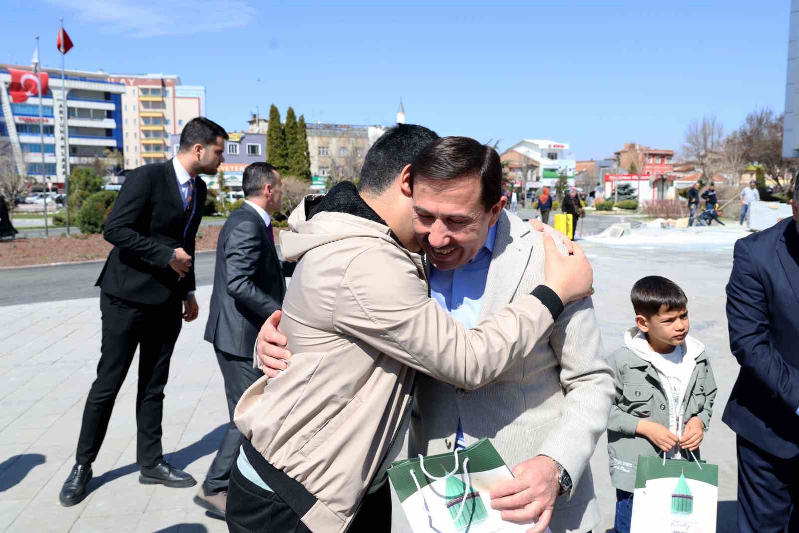 karatayda mavi balonlar gokyuzune birakildi 3