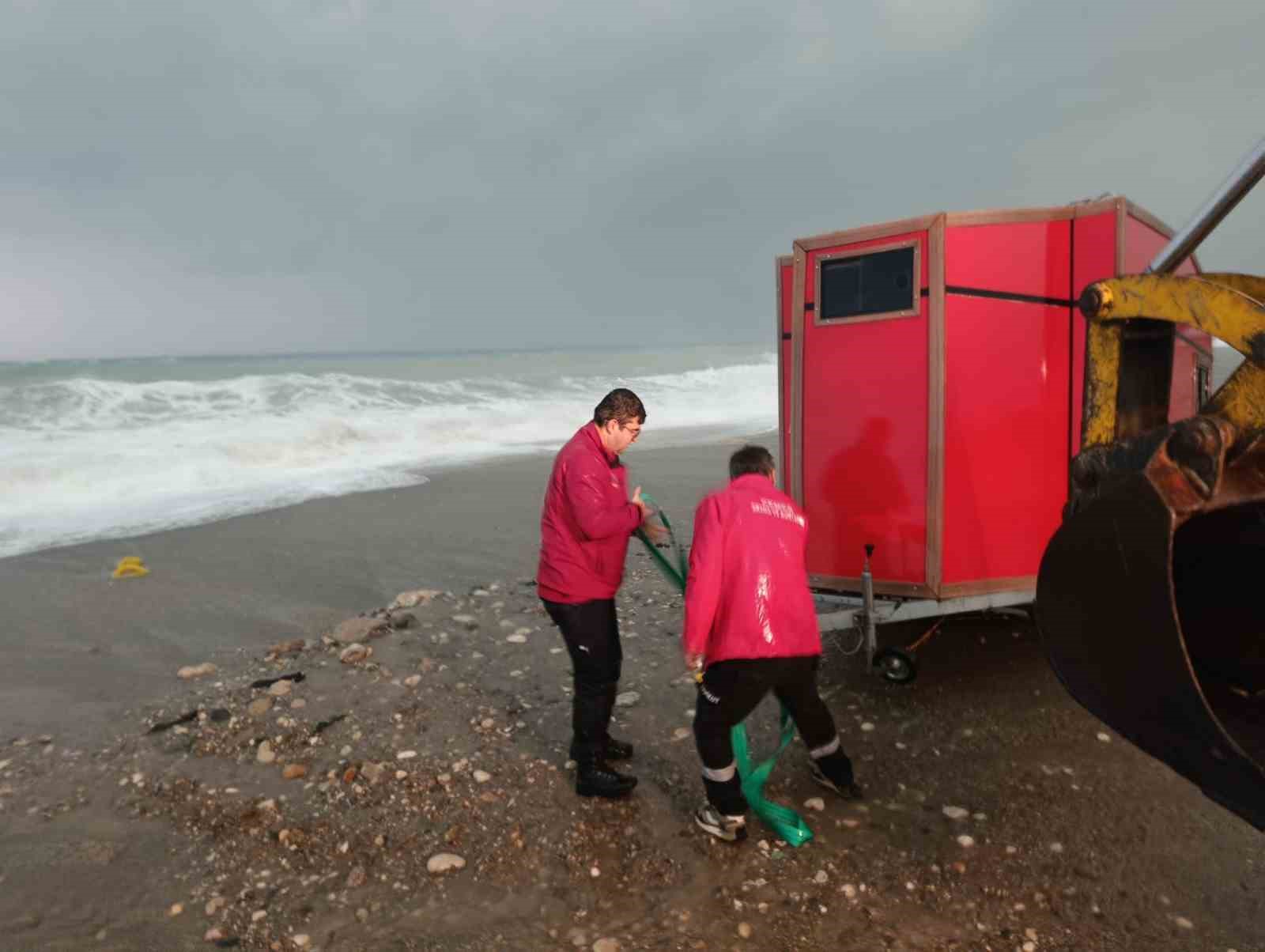 karavanla denize suruklenen rus turistler kurtarildi 8 fwdO6UvG