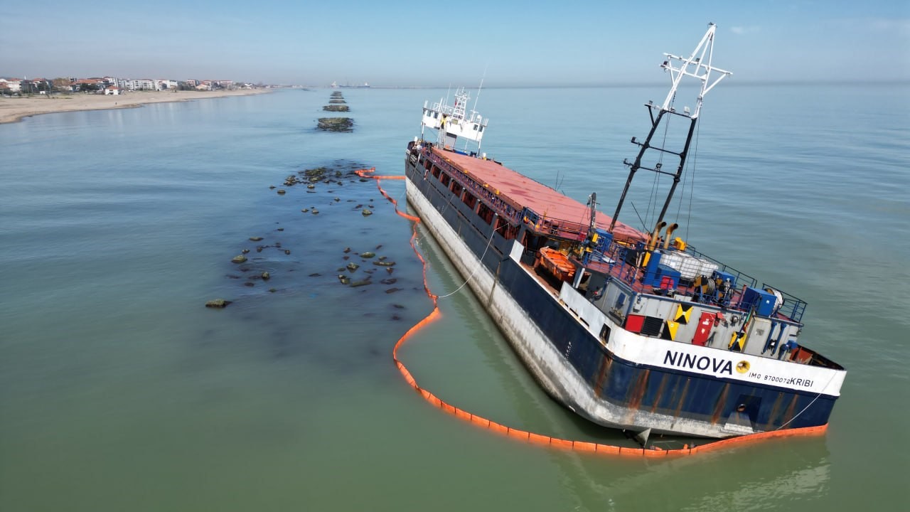 karaya oturan gemide sizinti riski karadeniz icin onlem alindi 4