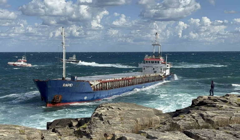 karaya-oturan-rapid-gemisine-alici-cikmadi-HwNSwxd7.jpg
