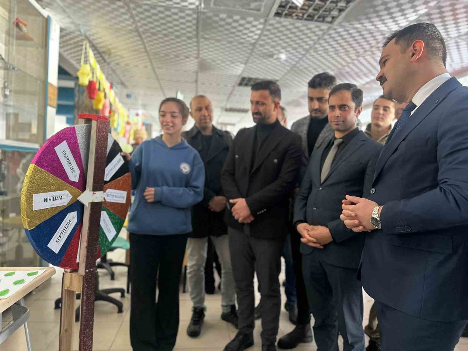 karayazi anadolu lisesinde acilan bilim sergisi yogun ilgi gordu 7 HLITWy7e
