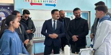 karayazi-anadolu-lisesinde-acilan-bilim-sergisi-yogun-ilgi-gordu-pPIeees2.jpg