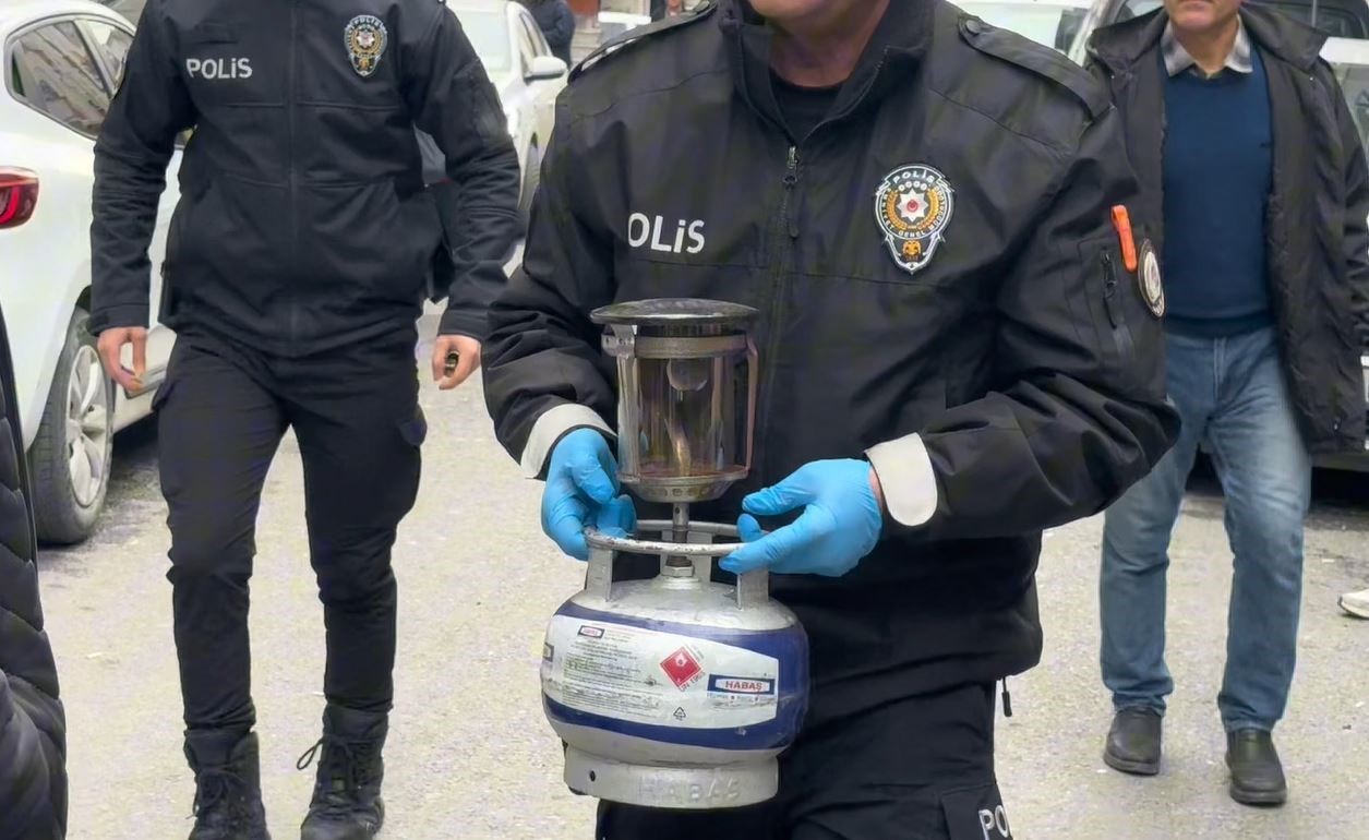 karbonmonoksit zehirlenmesi nedeniyle hayatini kaybeden ailenin oglu konustu 0 2rNzNMAy