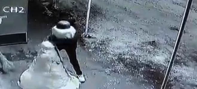 kardan adamin kafasini caldilar o anlar kamerada 1 8MU5yn6j