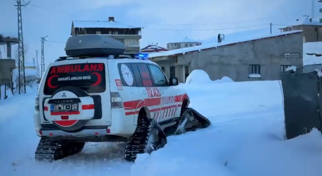 Kardan barikatları UMKE aştı: Yüksekova’da zamana karşı yaşam mücadelesi 8 kardan barikatlari umke asti yuksekovada zamana karsi yasam mucadelesi 4 5uMIeU4Q