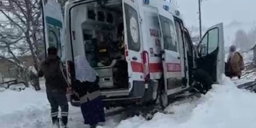 kardan-kapanan-yolda-hastaneye-yetisemeden-ambulansta-dogum-yapti-3SrkIiFW.jpg