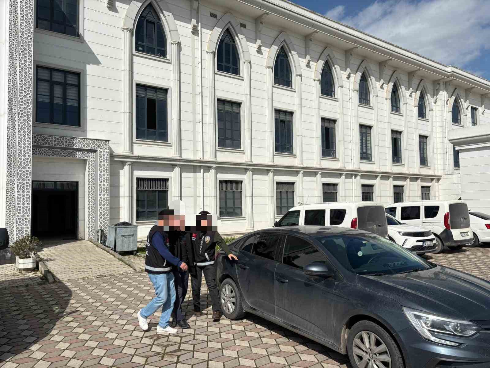 kardesini pusu kurup olduren supheli tutuklandi 0 INHfgKwR