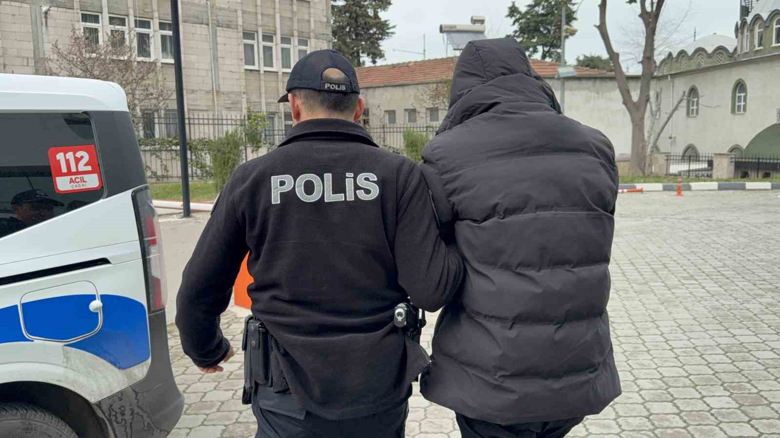 kardesiyle tartisan polisin burnunu kirdi tutuklandi 2 qETY8tTU