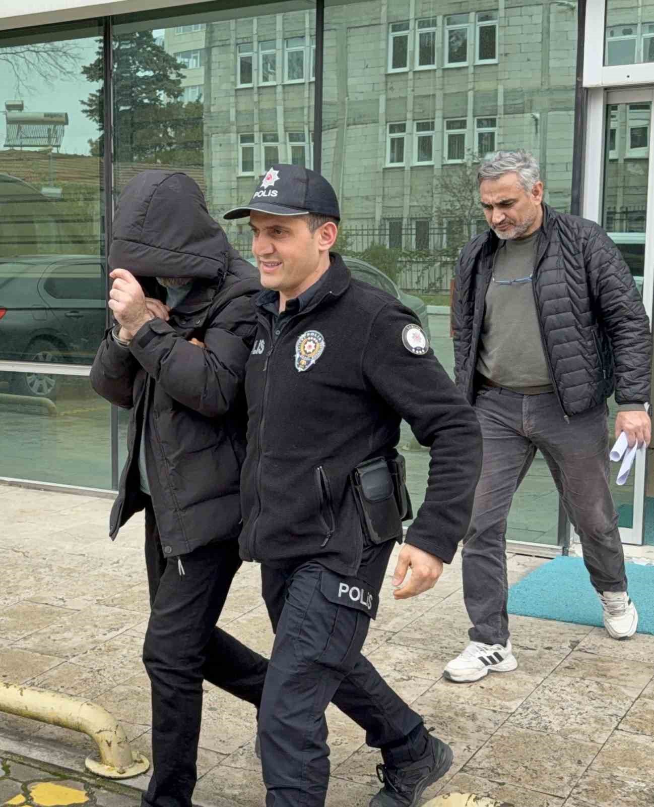 kardesiyle tartisan polisin burnunu kirdi tutuklandi 3 I5K5YkzB