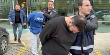 kardeslere-maskeli-saldiri-cinayetinde-2-kisi-tutuklandi-nRlBcten.jpg