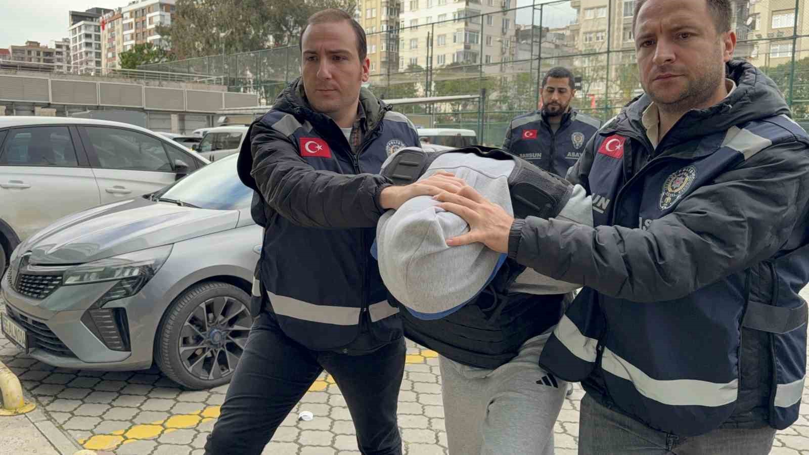 kardeslere maskeli saldiri cinayetinde 2 zanli adliyeye sevk edildi 5 amsngeF3