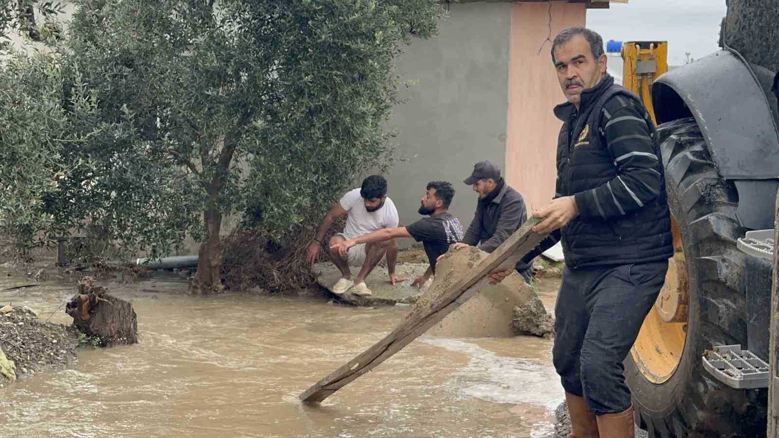 kardesleri ve arkadaslariyla oynarken tahliye kanalina dusen 3 yasindaki berra hayatini kaybetti 7 t3S2j7X6