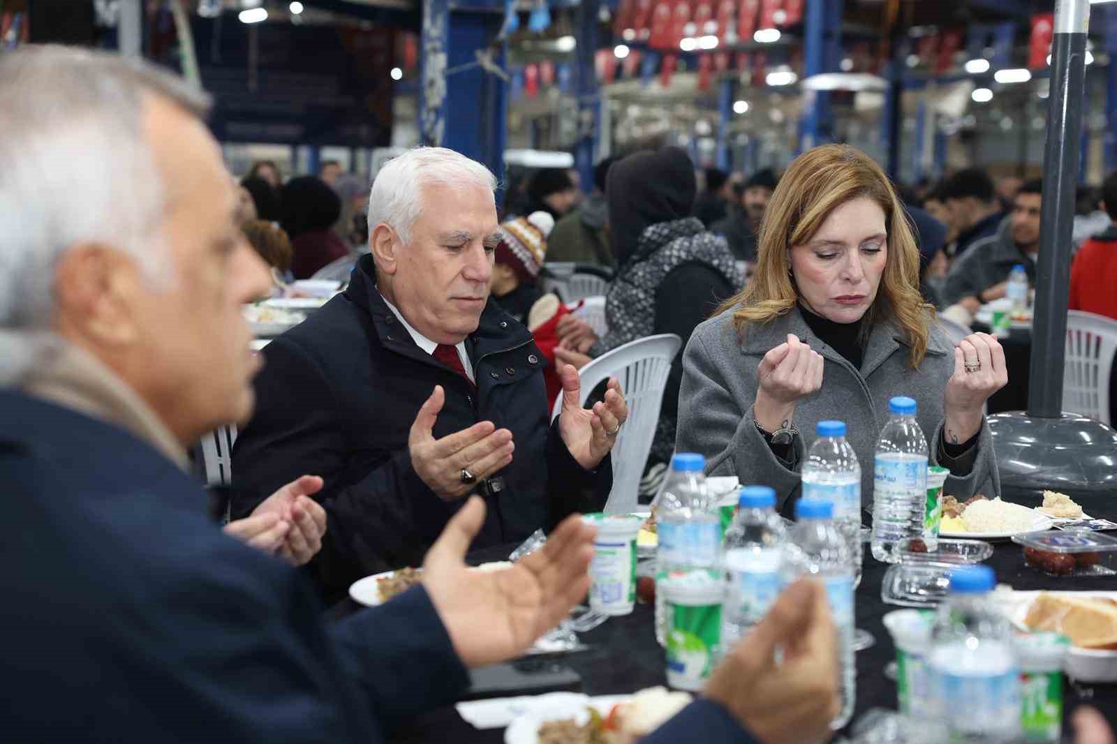 kardeslik sofrasi karacabeyde kuruldu 3 27vR9tt3