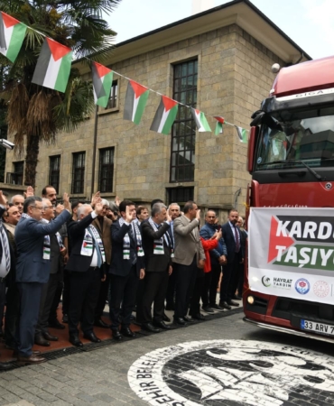 kardeslik-tirlari-trabzondan-gazzeye-dualarla-yola-cikti-rFQzF7K5.jpg