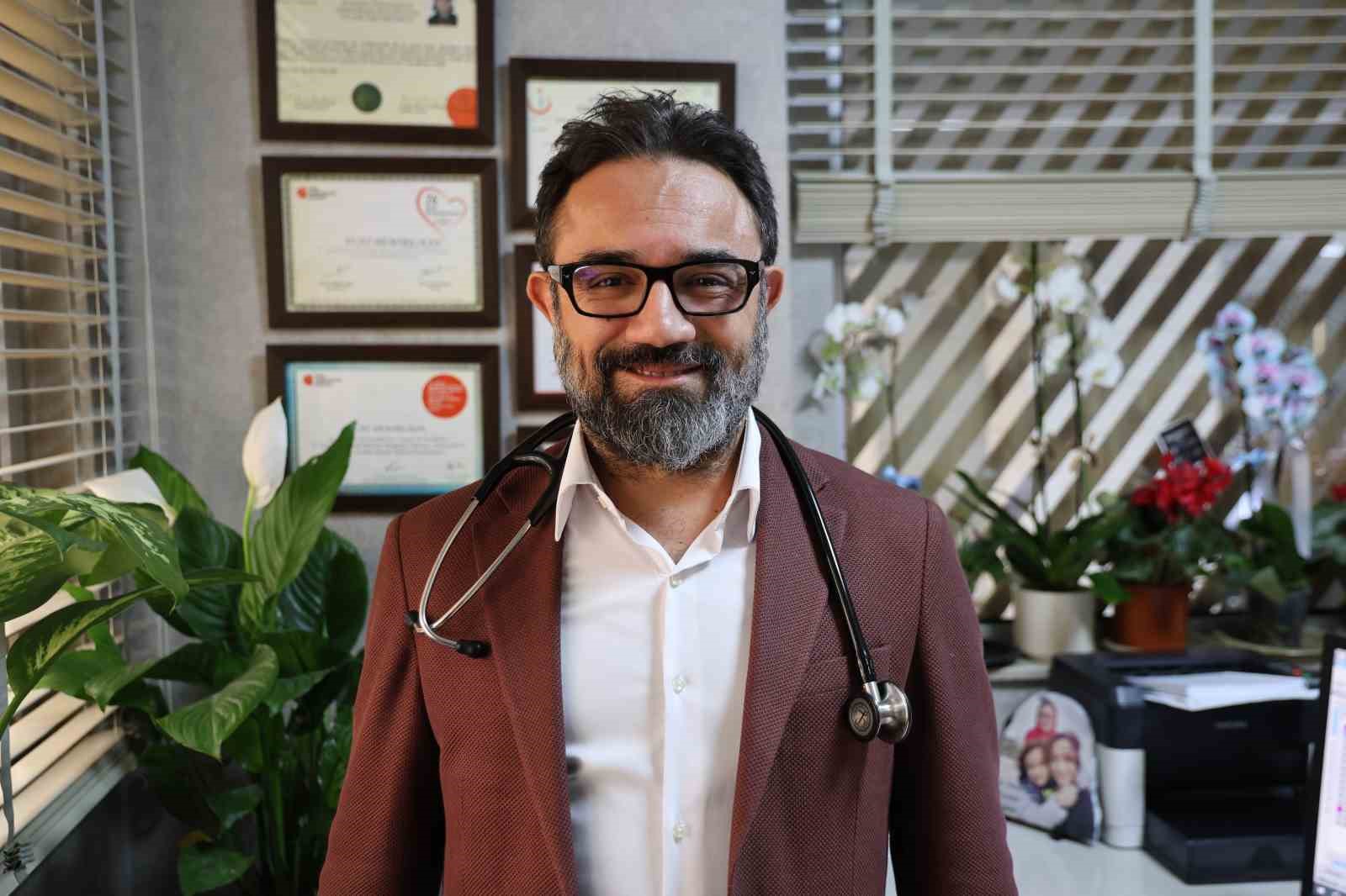 kardiyoloji uzmani demirkiran saglikli bir kalp icin sigara ve alkolden uzak durmak buyuk onem XFkmNYf4