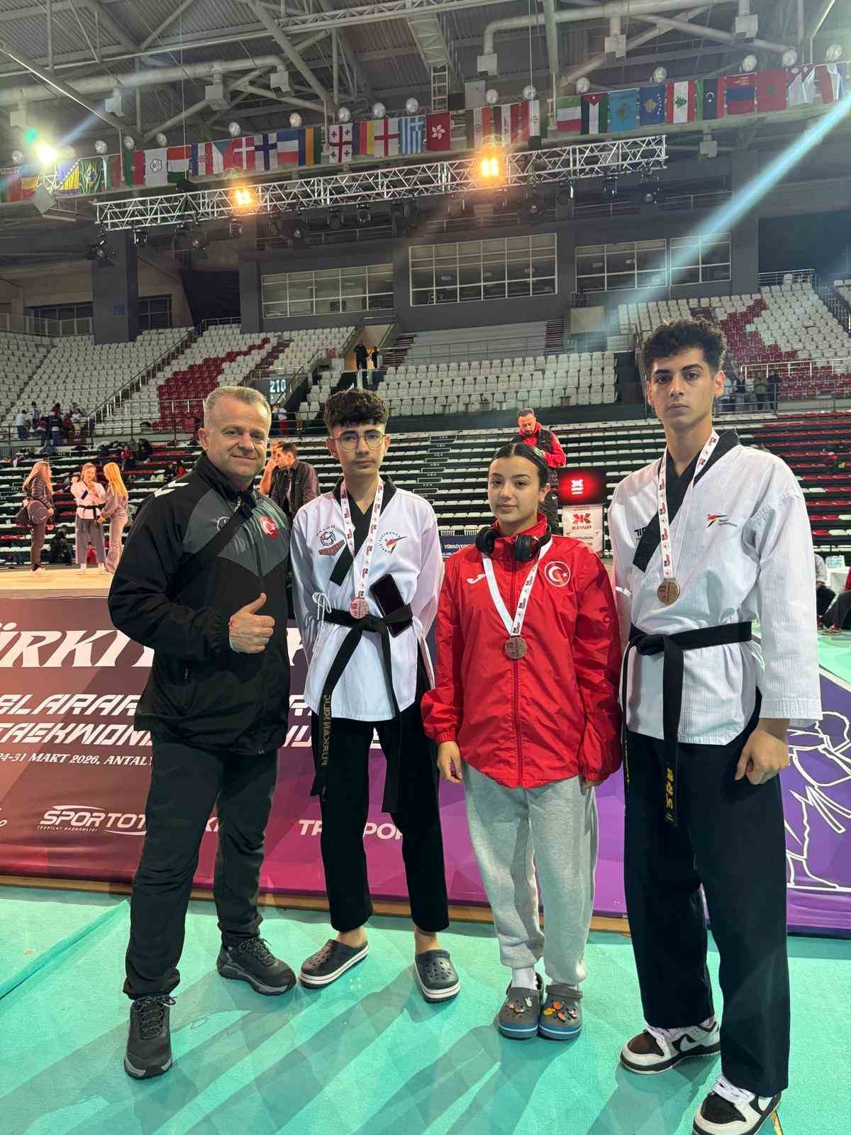 karesi taekwondo spordan 5 sporcu milli takima secildi 2 4DDcWsFI