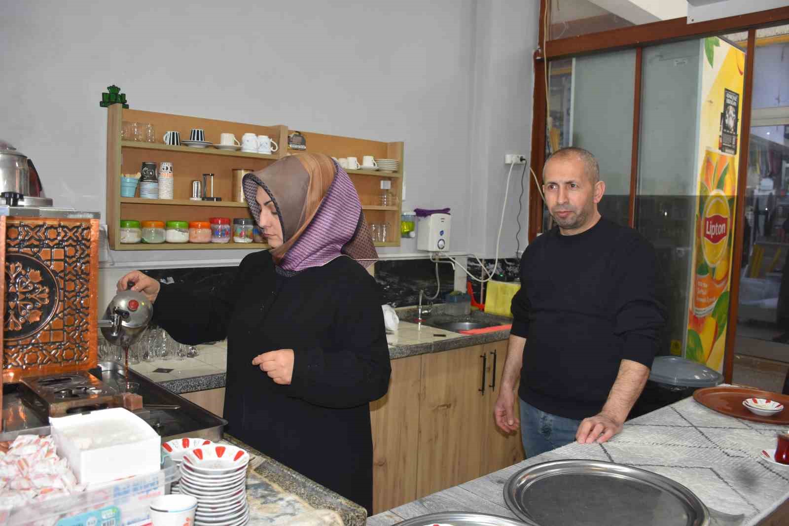 Karı kocanın çay ocağındaki omuz omuza mesaisi 15’inci yılında 5 kari kocanin cay ocagindaki omuz omuza mesaisi 15inci yilinda 1 nNjujFqk
