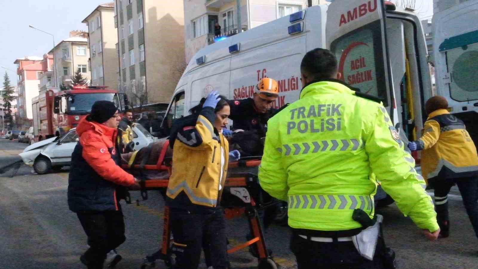 kari kocayi birbirinden ayiran kazada kadin hayatini kaybetti 1 cWmwlLDM