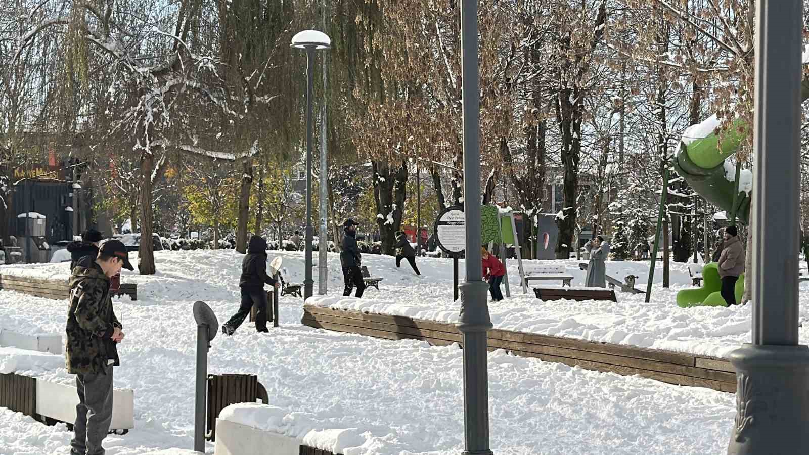karin yagisina en cok cocuklar sevindi 7 WfWI6Hk3