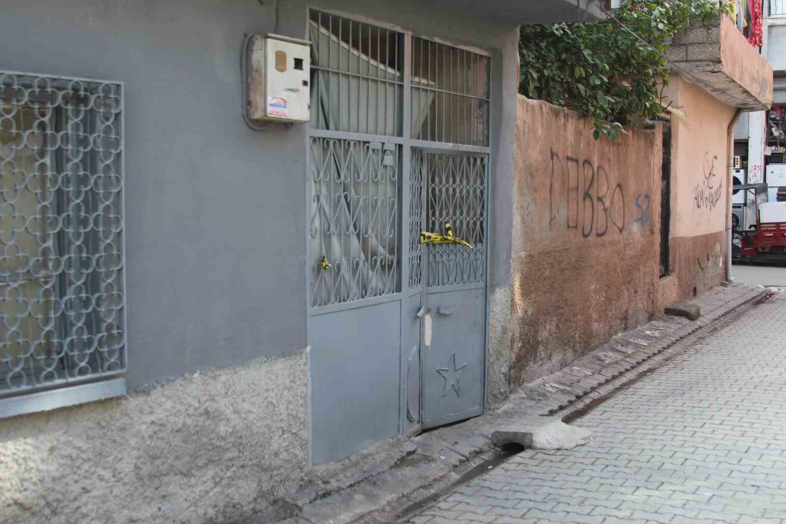 karisini gogsunden bicaklayarak olduren zanli keske boyle olmasaydi 2 J5CE6nZN