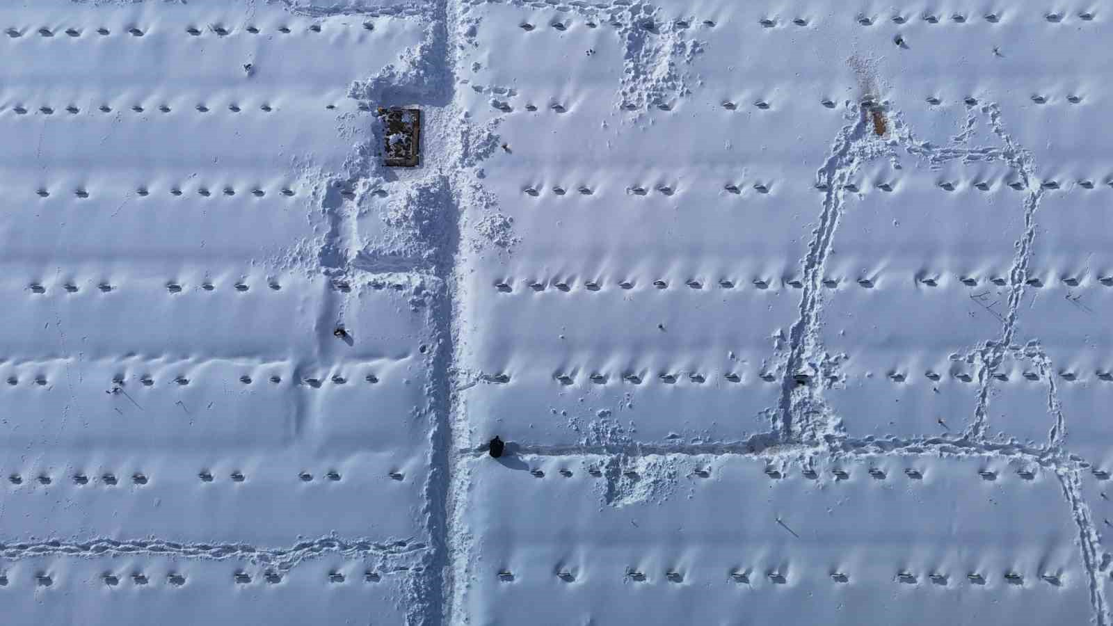 karla kaplanan mezarda yakinlarinin kabirlerini bulmakta zorlandilar 1