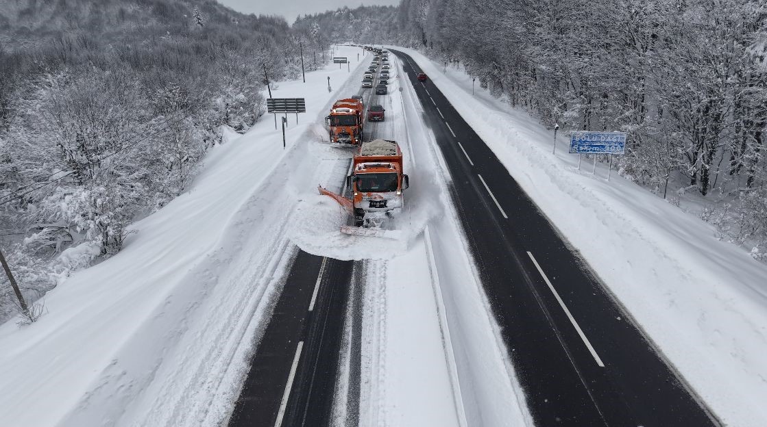 karla kapli bolu daginda kar kaplanlari boyle yolu acti 4 ma93Byiw