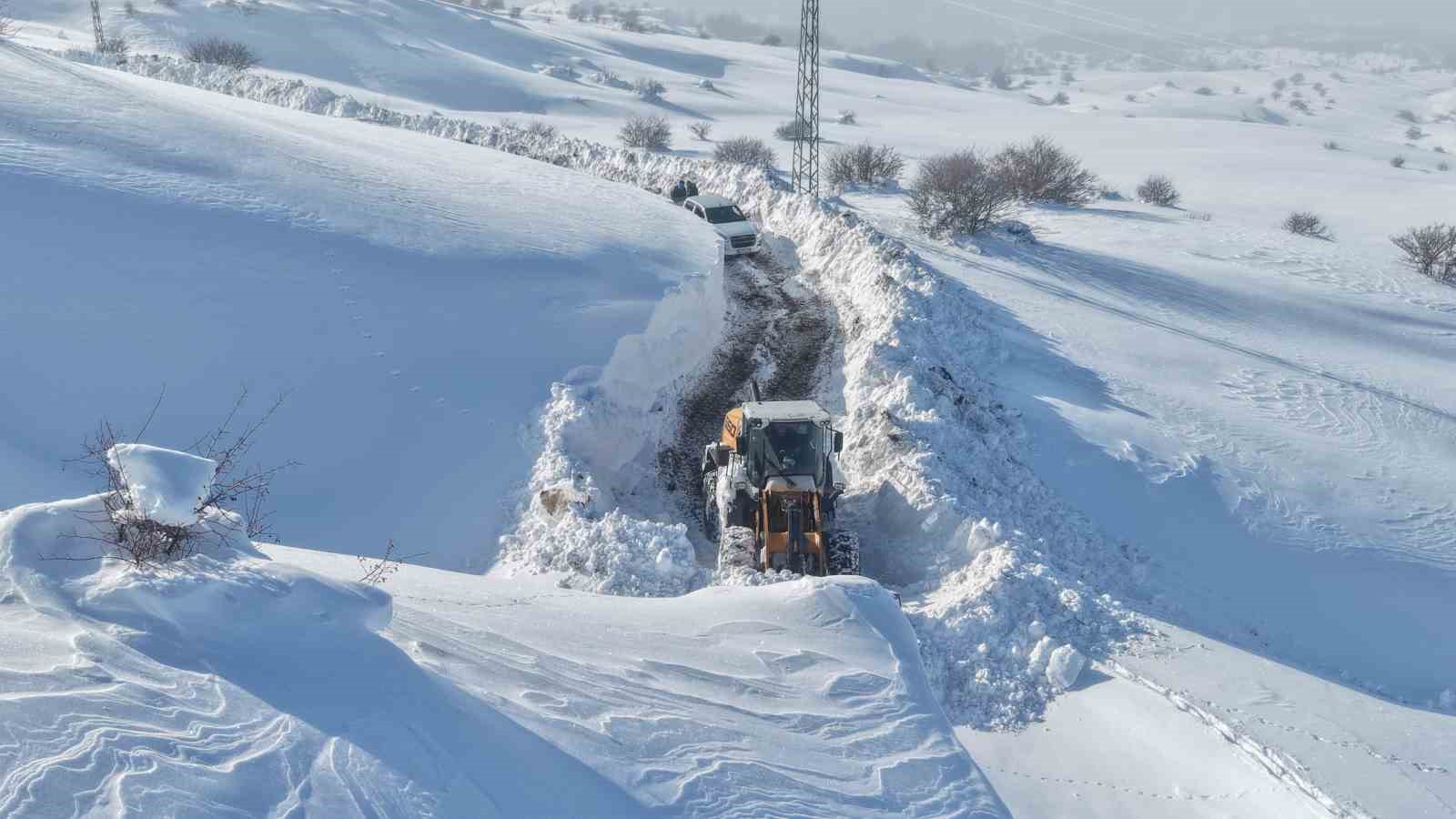 karla kapli mezrada mahsur kalan koylunun imdadina ekipler yetisti 6 7RzVzRhm