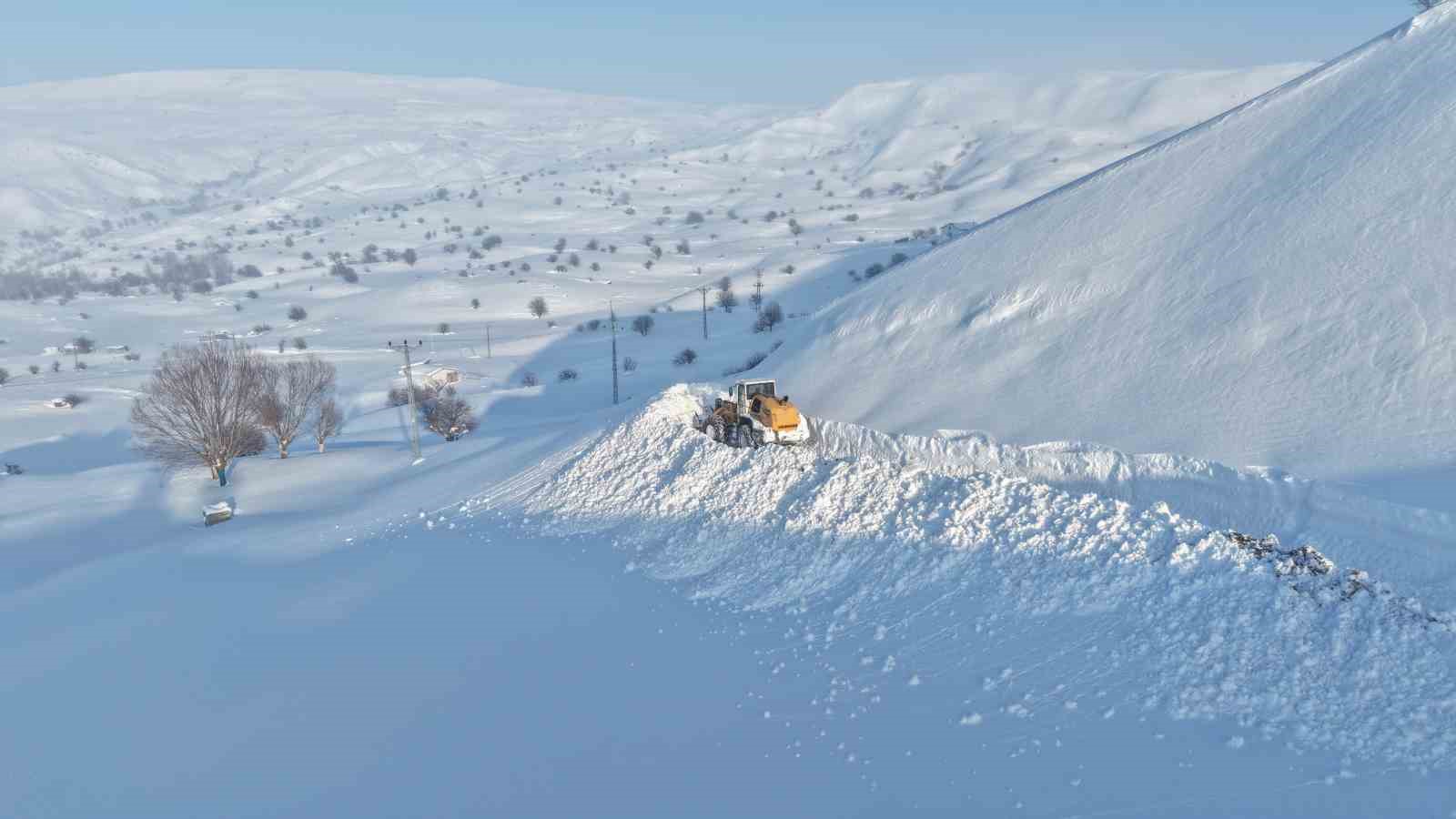 karla kapli mezrada mahsur kalan koylunun imdadina ekipler yetisti 7 FsGSIbvG